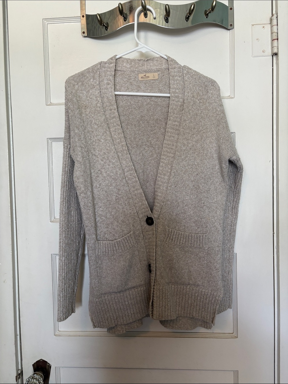 Hollister Men’s Cozy Neutral V-Neck Button Cardigan Sweater Size L